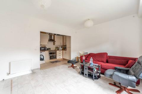 2 bedroom flat for sale, Lockhart Road, Watford, WD17