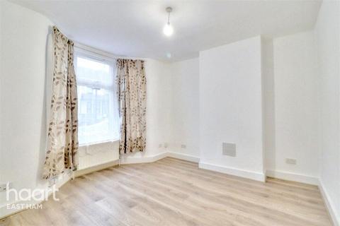 4 bedroom terraced house to rent, Outram Road, LONDON