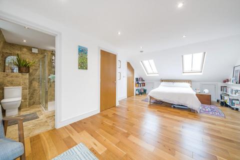 3 bedroom flat for sale, Old London Road, Kingston upon Thames