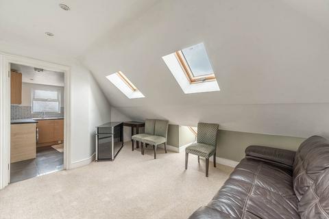 2 bedroom flat for sale, Devonshire Road, Hatch End, Pinner, HA5