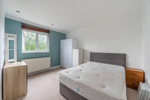 2 bedroom flat for sale, Devonshire Road, Hatch End, Pinner, HA5