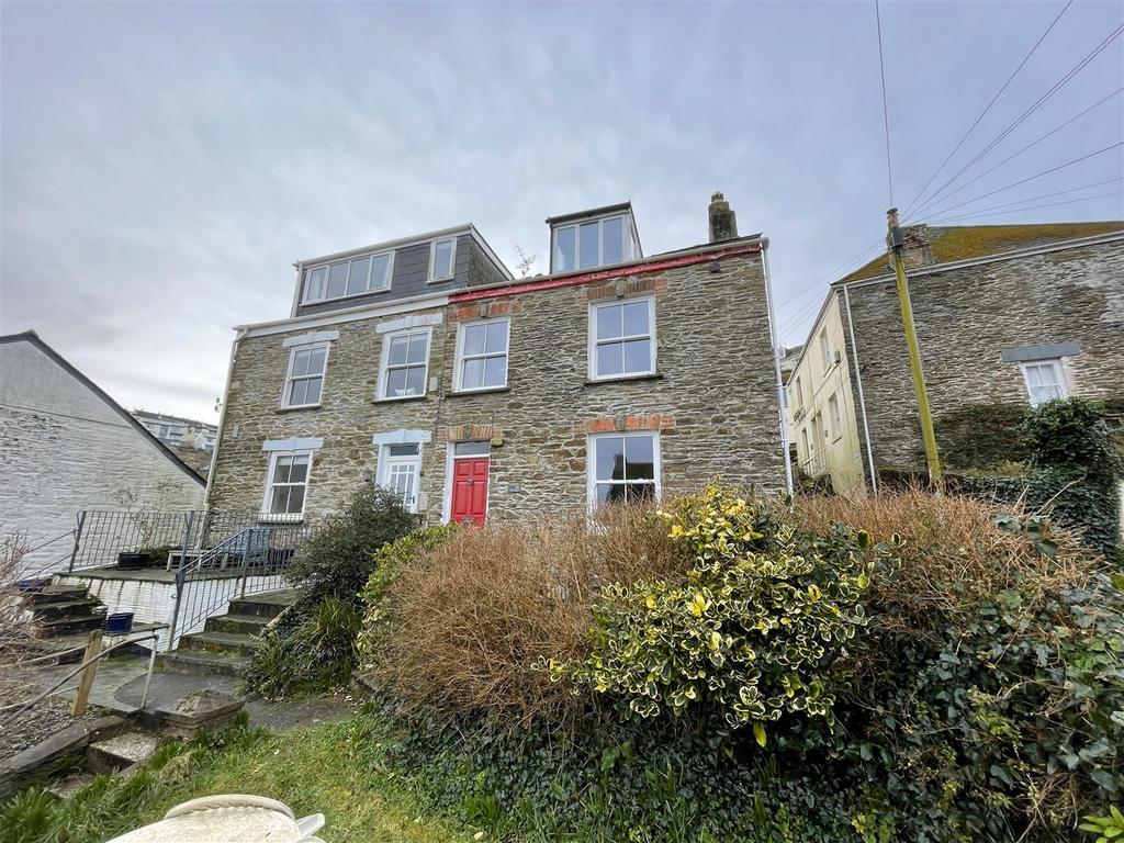 Front of property (rightside)