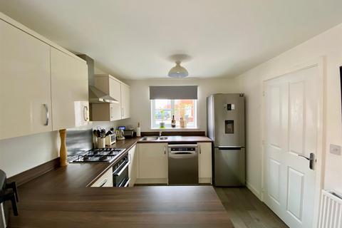 4 Adlington Close, Hampton Gardens, Peterborough, PE7 8QY