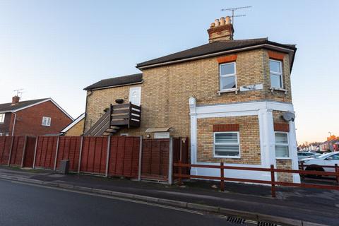 1 bedroom maisonette to rent, Peabody Road, Farnborough, GU14