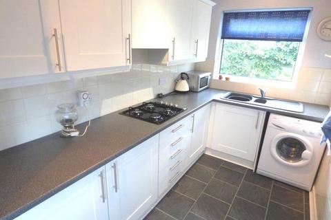 3 bedroom semi-detached house to rent, Grosvenor Rd Sale Cheshire M33 6NW