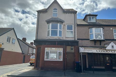 1 bedroom flat to rent, Wellington Road, Rhyl, LL18