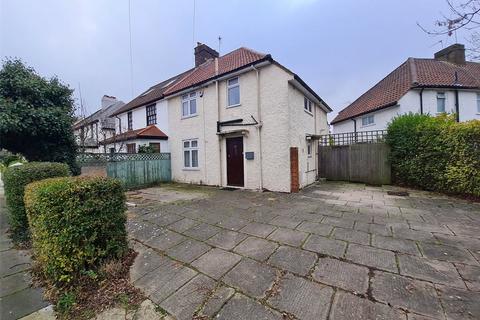 15 Walton Way, London, W3 0AW