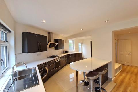 15 Walton Way, London, W3 0AW