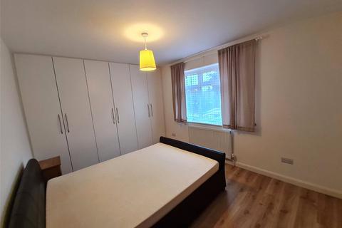 15 Walton Way, London, W3 0AW