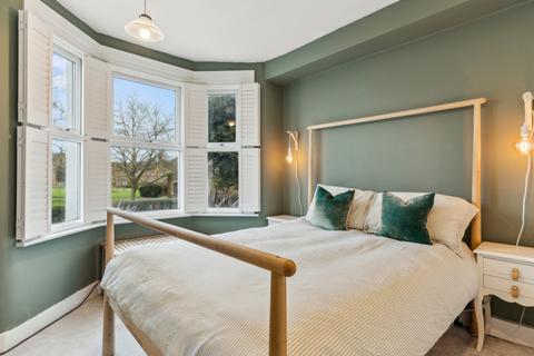 4 Wimbledon Road, London, SW17 0UQ