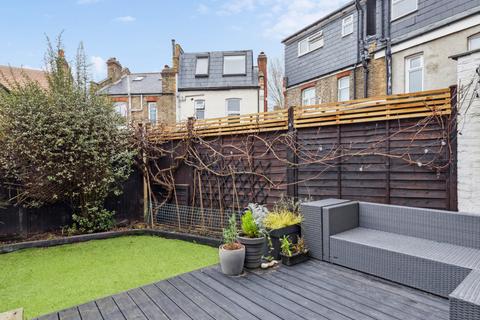 4 Wimbledon Road, London, SW17 0UQ