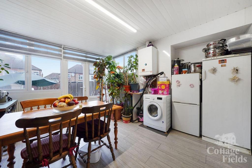 129 Tottenhall Road - X7 Eb WFIap K5l We Jk GDQo.jpg