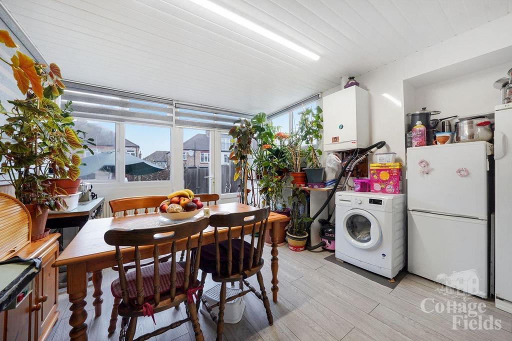129 Tottenhall Road - 2j S6 QMF1 YUBqko Dyz Us Q.jpg