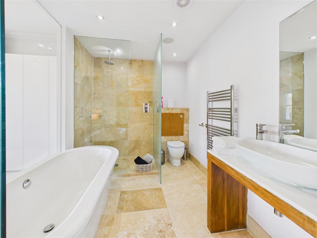 Ensuite