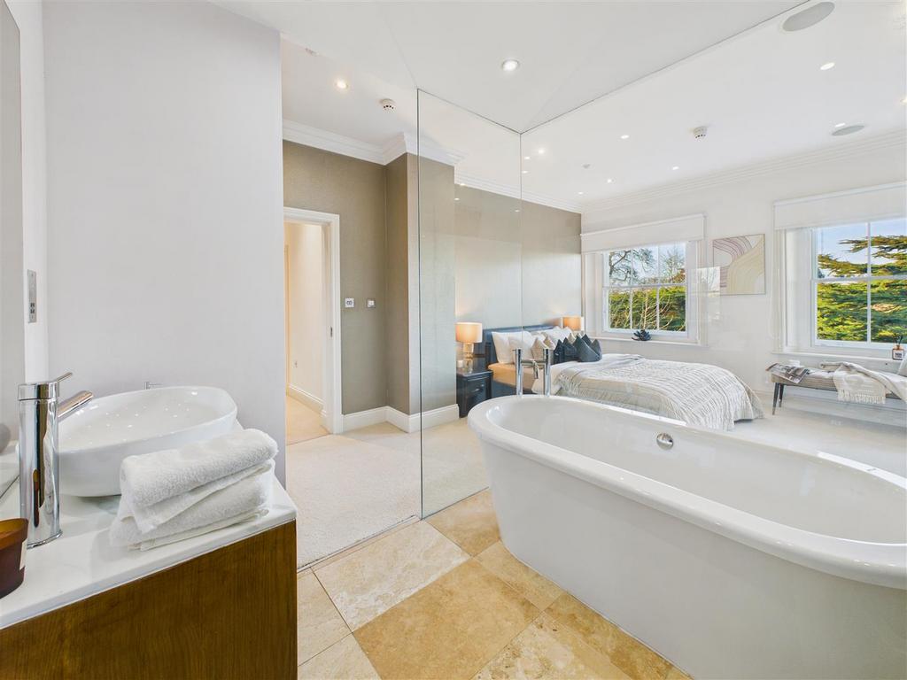 Ensuite