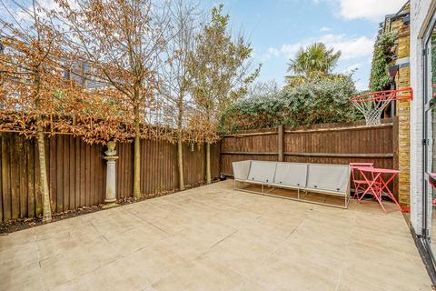 4 bedroom house to rent, Compton Crescent, Chiswick, London, W4