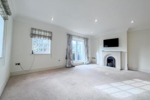 2 bedroom apartment for sale, Merry Hill Road, Bushey