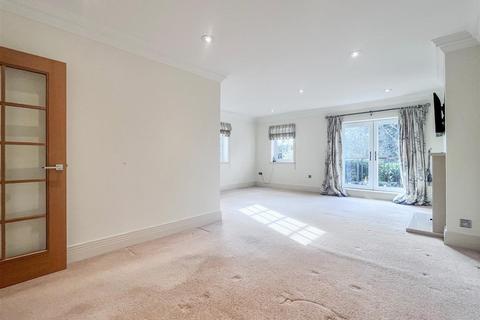 2 bedroom apartment for sale, Merry Hill Road, Bushey