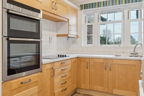 3 bedroom flat for sale, Orchehill Rise, Gerrards Cross, Buckinghamshire