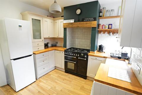 2 bedroom terraced house for sale, Ashfield Road, Greetland, Halifax