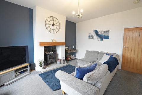 43 Ashfield Road, Greetland, Halifax, HX4 8HY