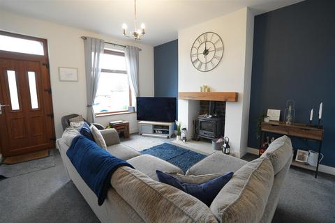 43 Ashfield Road, Greetland, Halifax, HX4 8HY