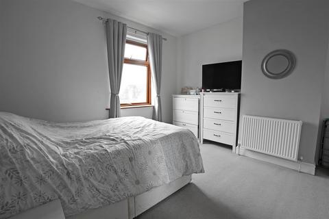 43 Ashfield Road, Greetland, Halifax, HX4 8HY