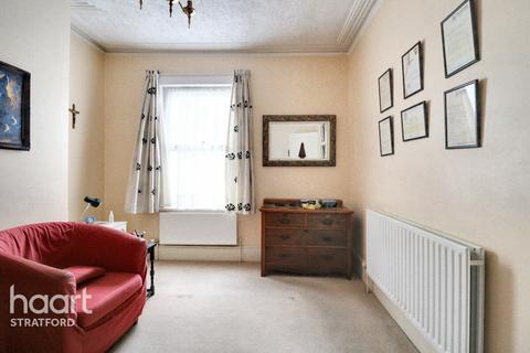 3 bedroom end of terrace house for sale, Idmiston Road, Stratford