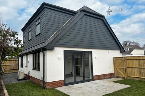 3 bedroom chalet for sale, Hordle, Lymington, Hampshire, SO41