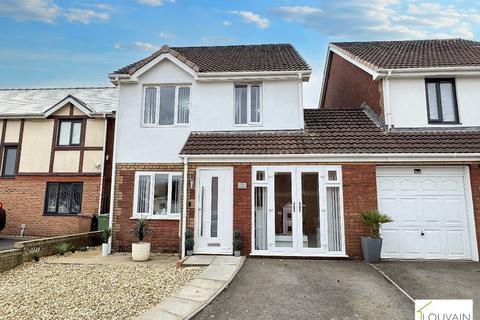 3 bedroom detached house for sale, North Rising, Pontlottyn, Bargoed