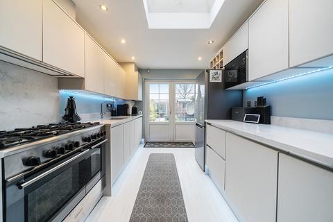 23 Couthurst Road, London, SE3 8TN