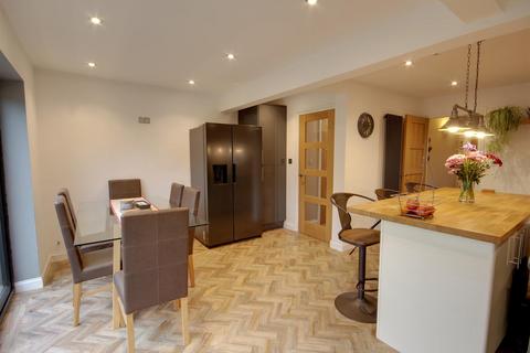 undefined, Sandfields, Bromsberrow Heath, Ledbury
