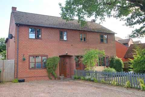 undefined, Sandfields, Bromsberrow Heath, Ledbury