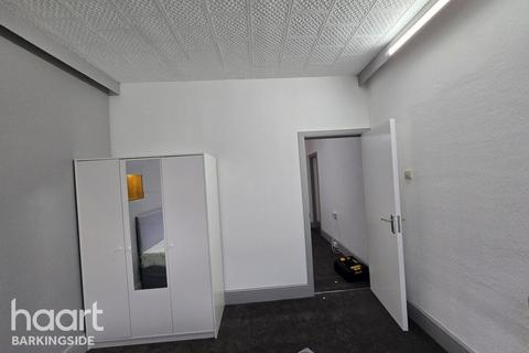 33 Waverley Gardens, Ilford, IG6 1PJ