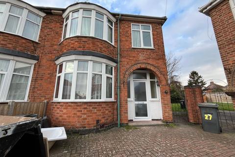 3 bedroom semi-detached house to rent, Belle Vue Avenue