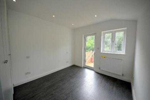 2 bedroom flat to rent, Lichfield Road, Cricklewood NW2