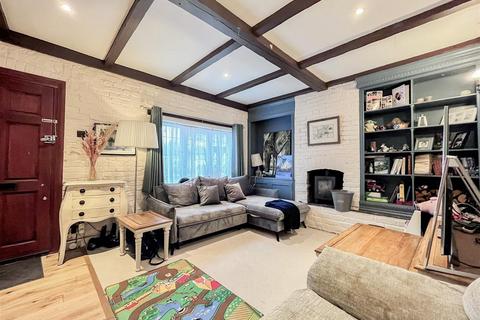 2 bedroom cottage for sale, Titian Avenue, Bushey Heath,