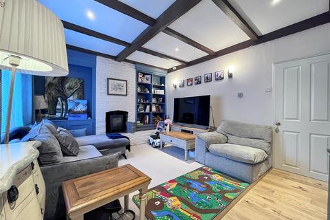 2 bedroom cottage for sale, Titian Avenue, Bushey Heath,