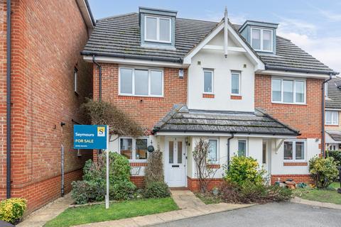 11 Campbell Close, Byfleet, West Byfleet, KT14 7AW