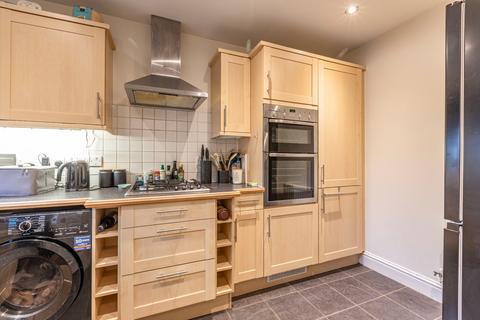 11 Campbell Close, Byfleet, West Byfleet, KT14 7AW