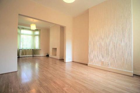 2 bedroom semi-detached house to rent, Halstead Road, London E11