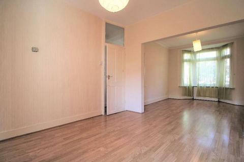 2 bedroom semi-detached house to rent, Halstead Road, London E11