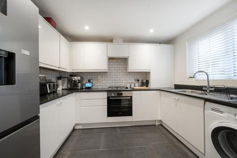 3 bedroom end of terrace house for sale, Kingswood Close, Surrey TW15