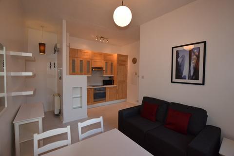 2 bedroom apartment to rent, Flyboat House, Victoria Quays