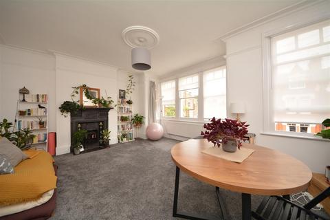 2 bedroom flat to rent, Durham Road, London, N2