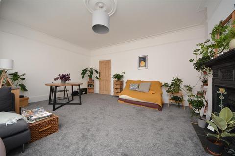 2 bedroom flat to rent, Durham Road, London, N2