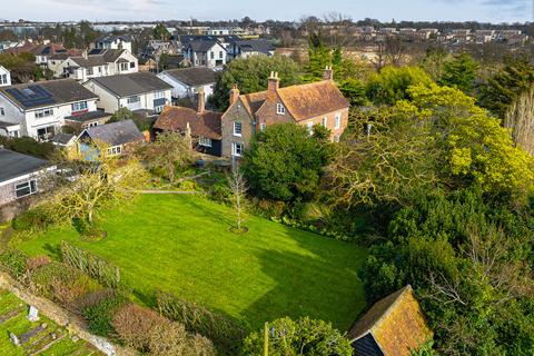 6 bedroom detached house for sale, Southend-on-sea SS3