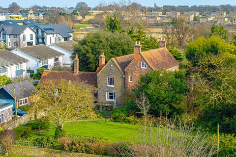 6 bedroom detached house for sale, Southend-on-sea SS3