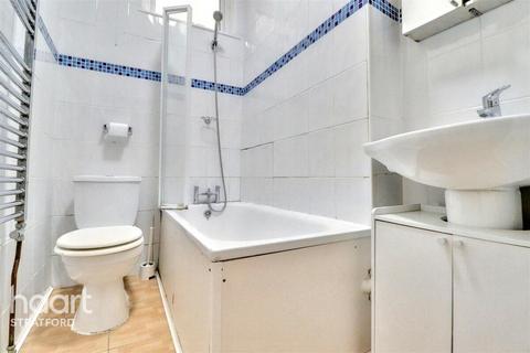 1 bedroom flat to rent, Maple Road, LONDON