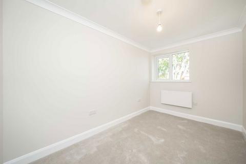 2 bedroom flat for sale, Court Farm Road, Eltham SE9